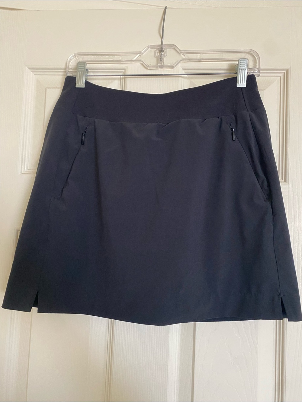 Athleta Women's Black Performance Skort with Zipper Pockets